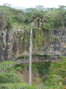 Vue sur la cascade